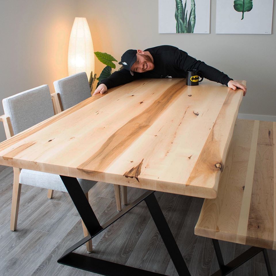 Une Merveilleuse Table De Cuisine Sur Mesure